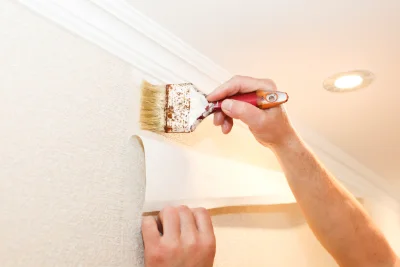 Pose de papier peint au Verger — revêtements muraux et toiles de verre